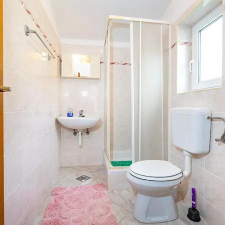 アパート Dom Giricic *